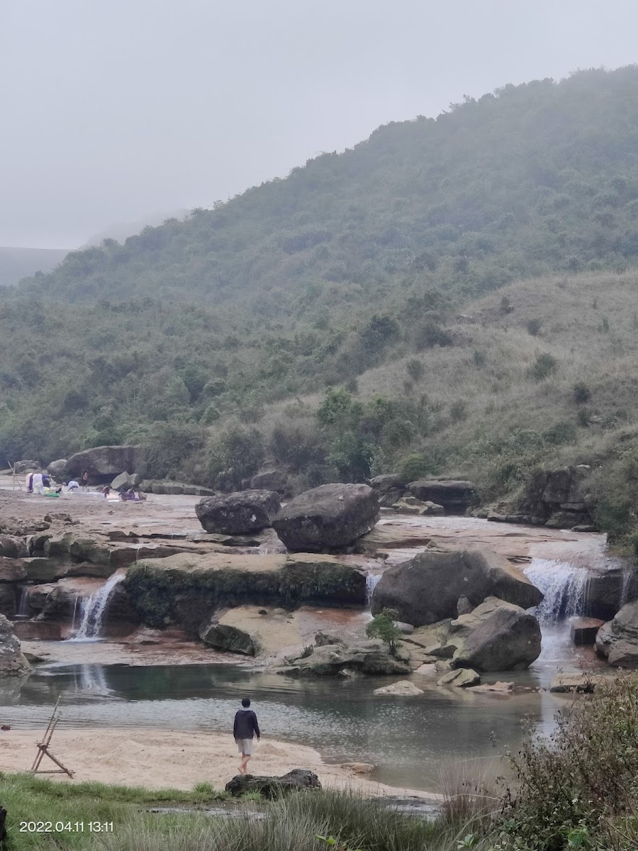 Dainthlen Falls - Attractions in Meghalaya, Image 3 of 4