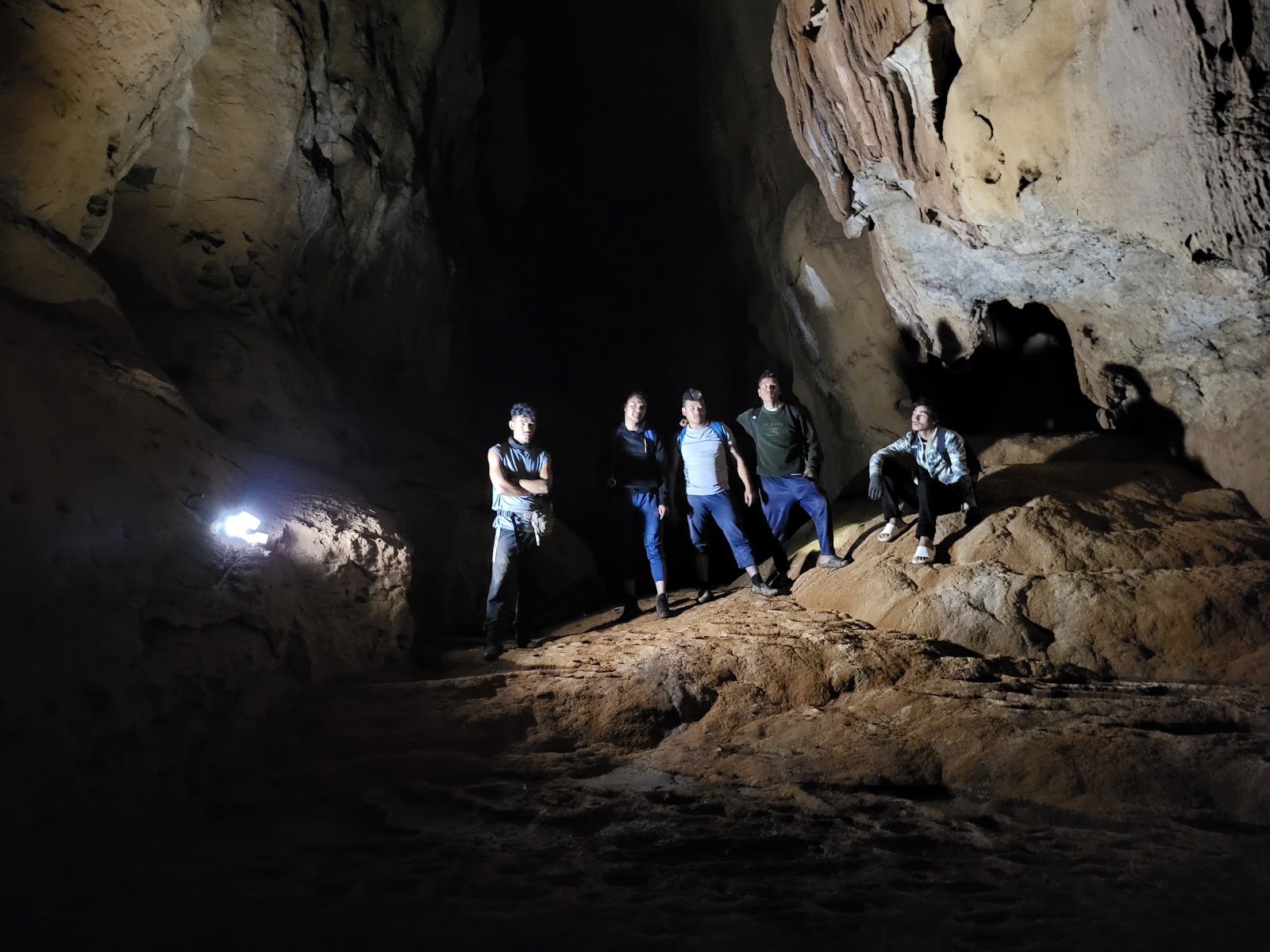 Krem Liat Prah Cave - Attractions in Meghalaya, Image 2 of 4
