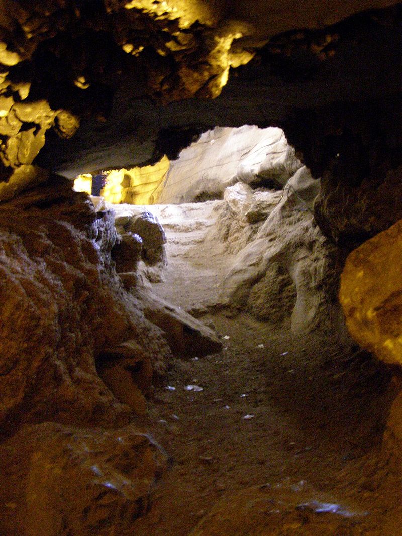 Krem Liat Prah Cave - Attractions in Meghalaya, Image 3 of 4