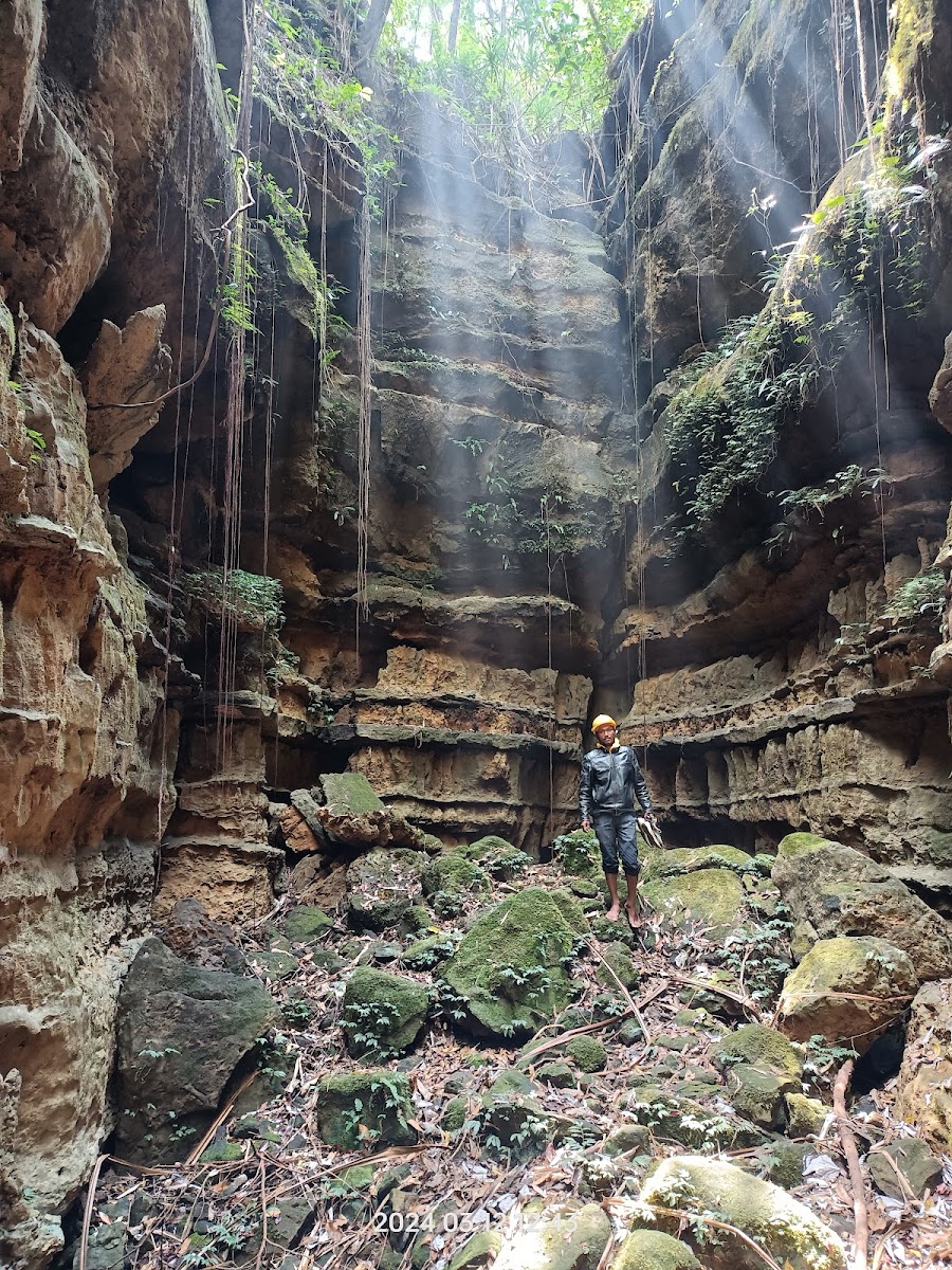 Mawtynhiang Cave - Attractions in Meghalaya, India
