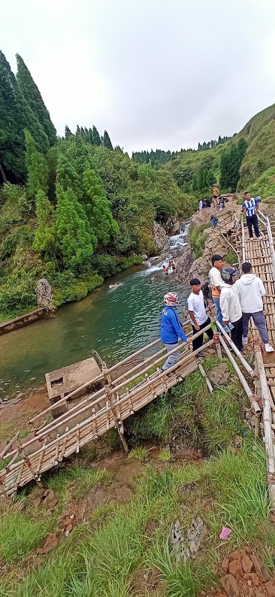 Natural swimming pool - Attractions in Meghalaya, Image 4 of 4