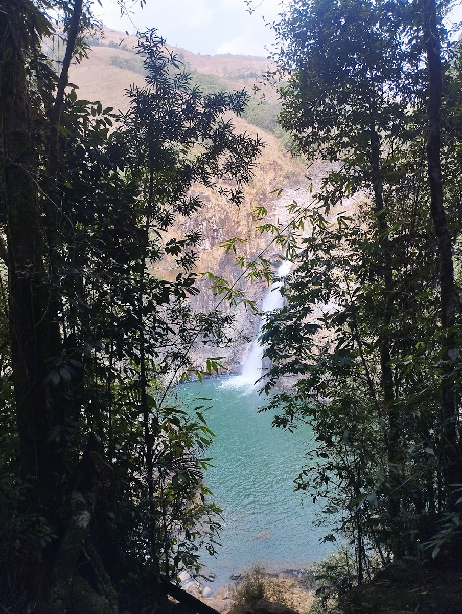 Rynji Falls - Attractions in Meghalaya, Image 2 of 4