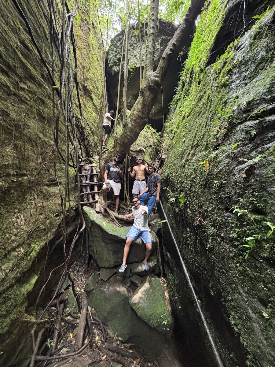 Split Rock trail (MawsiangJroi) - Viewpoints in Meghalaya, Image 2 of 4