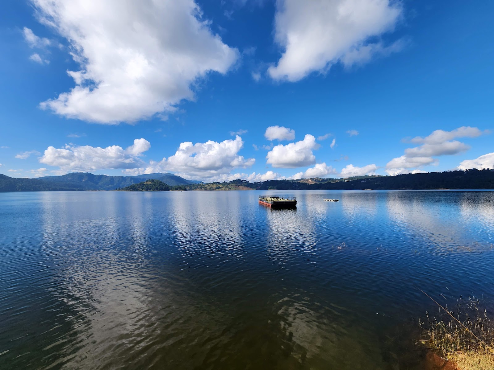 Umiam Lake - Attractions in Meghalaya, Image 4 of 4