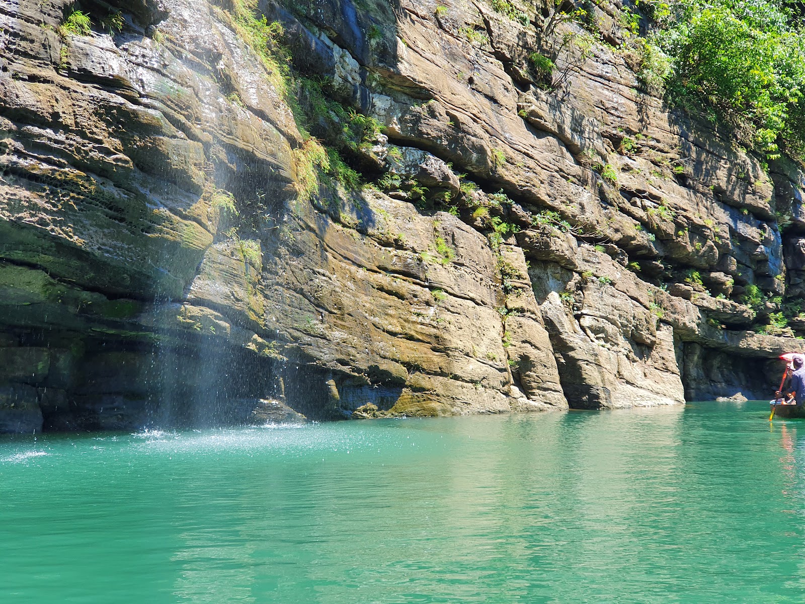 Wah Umngot - Waterfalls in Meghalaya, Image 2 of 4