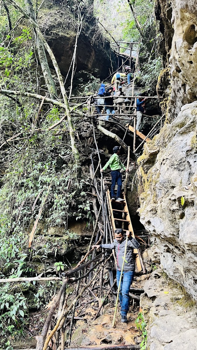 Wei Sawdong Falls - Attractions in Meghalaya, Image 4 of 4