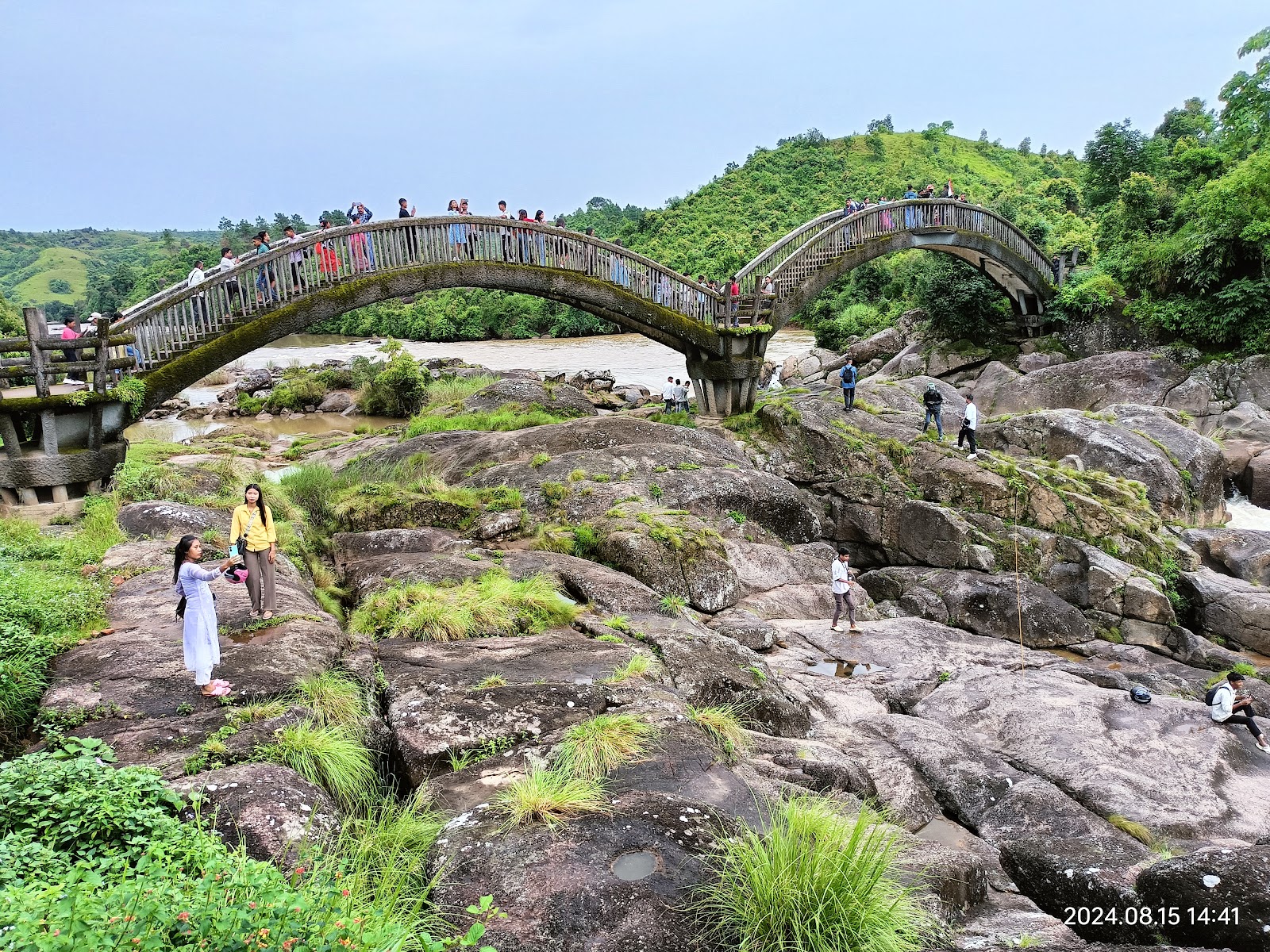Weinia Falls - Waterfalls in Meghalaya, Image 3 of 4