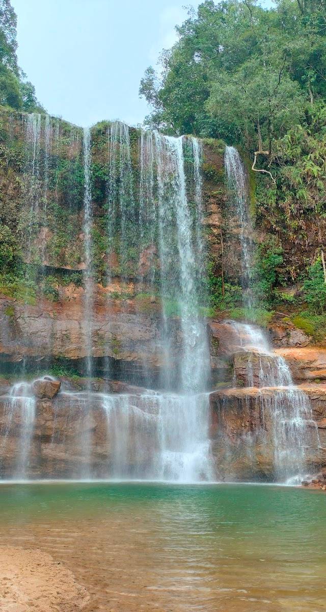 Moopun Falls, Sohkymphor, Meghalaya